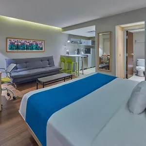 Express By Marriott Apartahotel Playa del Carmen